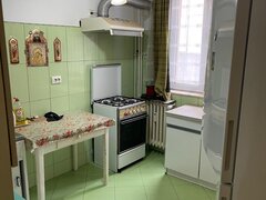 Drumul Taberei- Tg Neamt- Vanzare 2 camere garaj-2/4 dec reabilitat